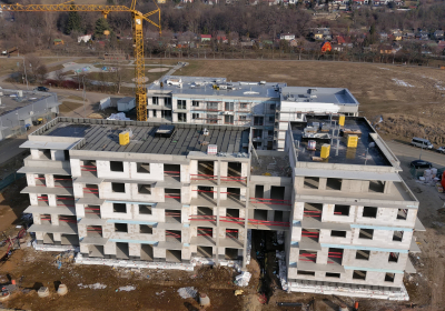 Letošní pohled na stavbu z dronu